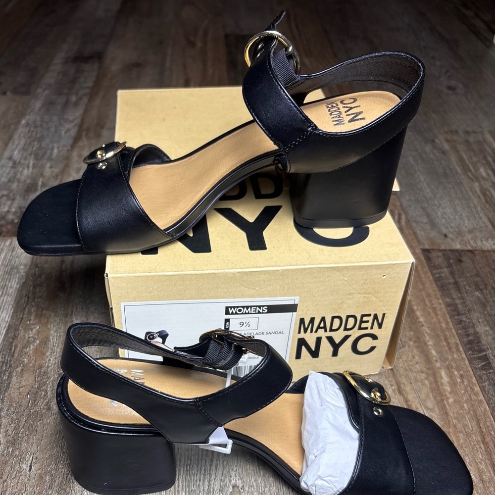 Women's Black Heeled Sandals - Picture 2 of 6